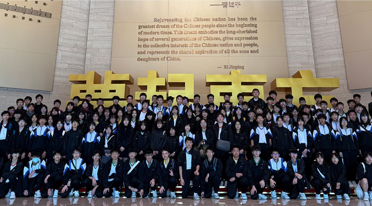 參觀解放軍展覽廳